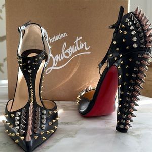 Brand new, never worn. Perfect red bottom. Size 40.5